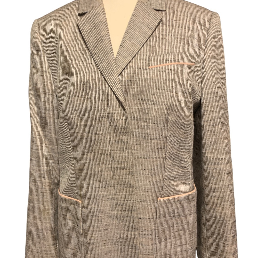 Louis Feraud lined petite off-white with pink accents, pockets